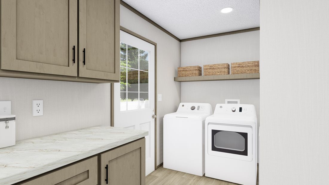 The DRAKE 4028-1140 Exterior. This Manufactured Mobile Home features 3 bedrooms and 2 baths.